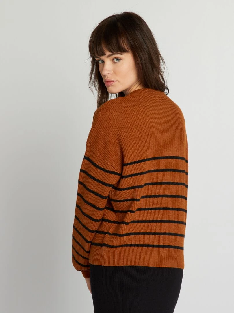 Pull rayé à col rond   Marron