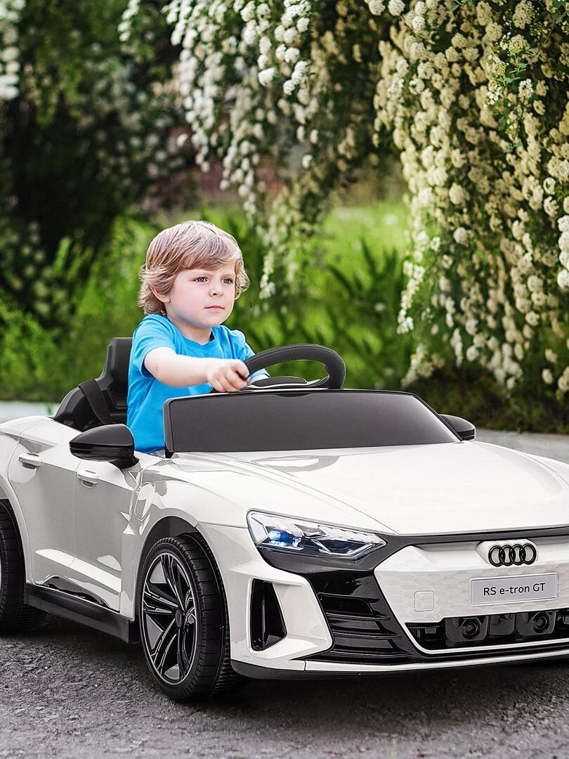 Voiture électrique pour enfant Audi RS e tron GT   Blanc