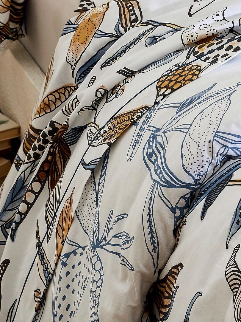 Drap plat aux fleurs exubérantes   Blanc