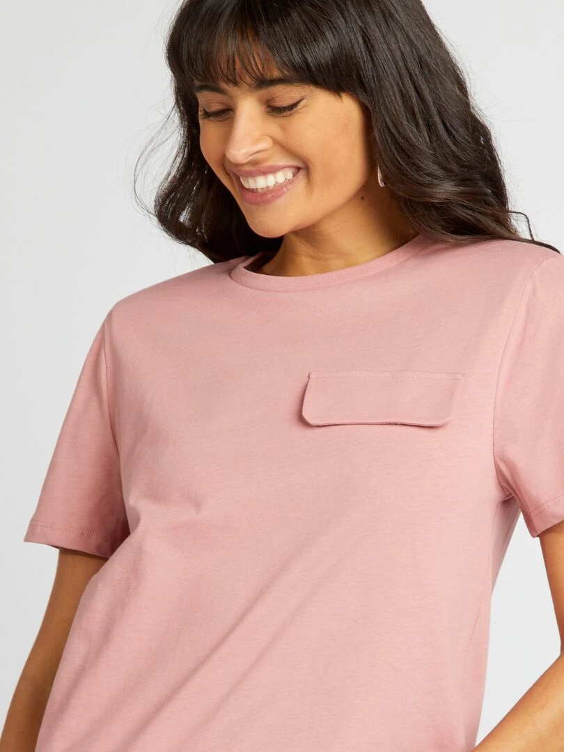 T shirt manches courtes avec poche poitrine   Rose
