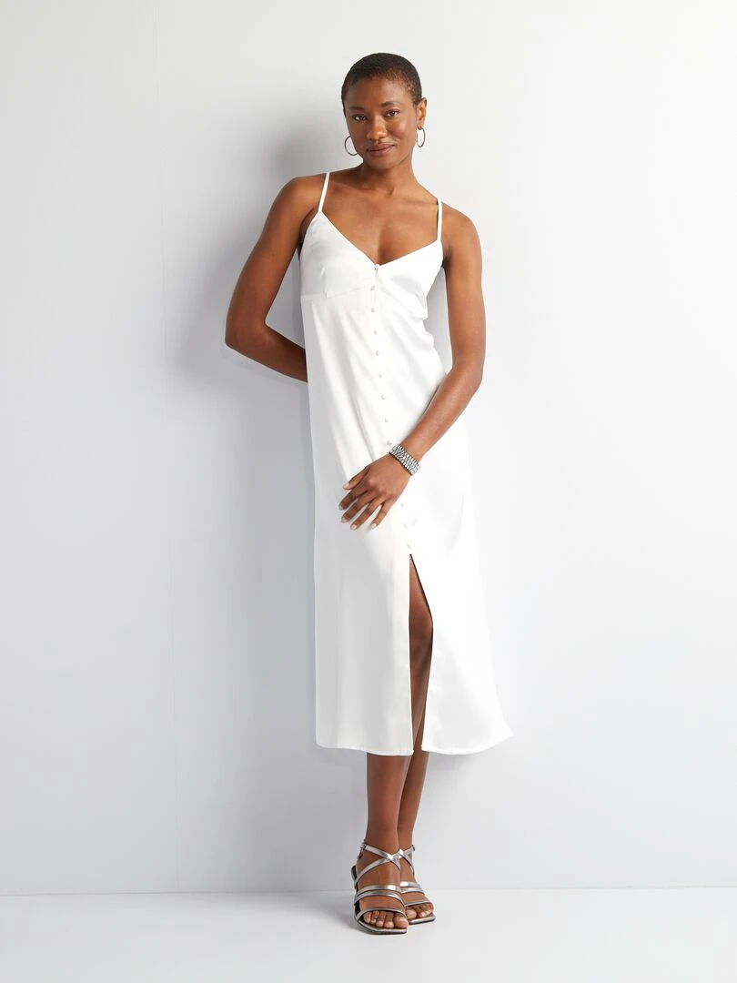 Robe en satin avec ouverture boutonnée blanc