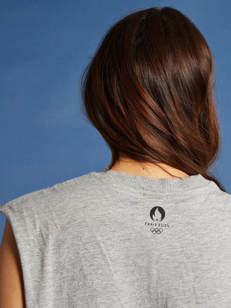 Tee shirt avec emmanchures descendues   Paris 2024   Gris