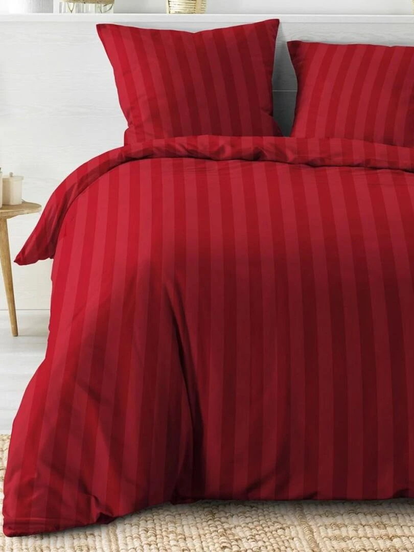 Housse de couette 240x220 + 2 taies Cléo rouge uni microfibre Rouge