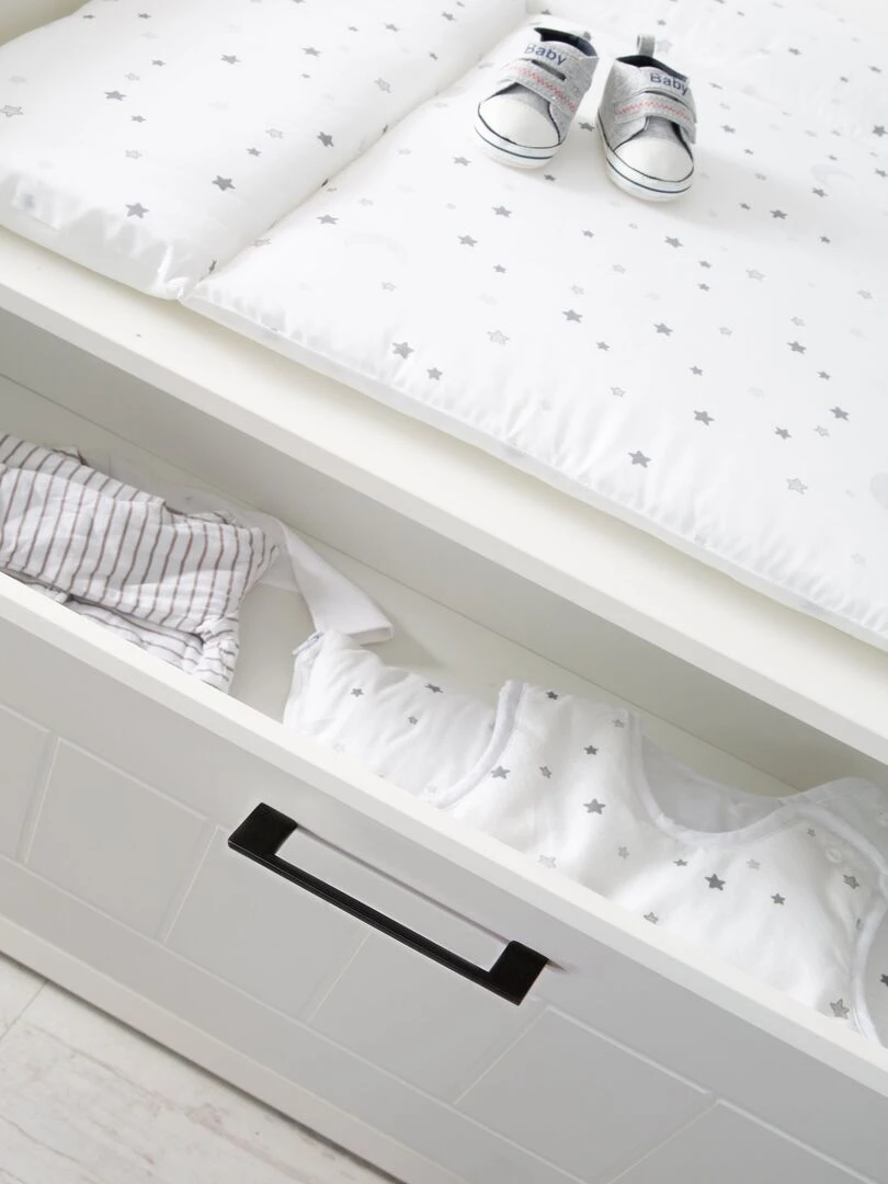 ROBA Commode à langer "Sylt" large   avec Plan Amovible et Décorations Fraisées   Blanc   Blanc