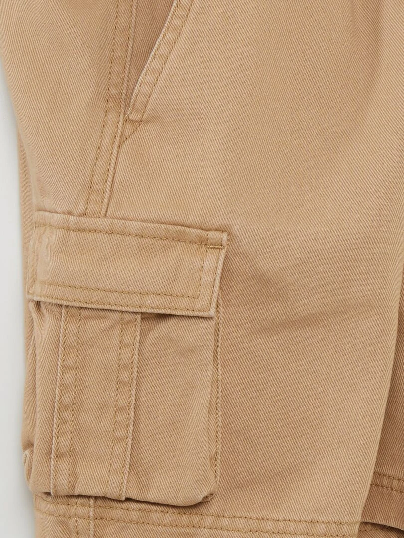 Bermuda droit avec poches sur les côtés   Beige