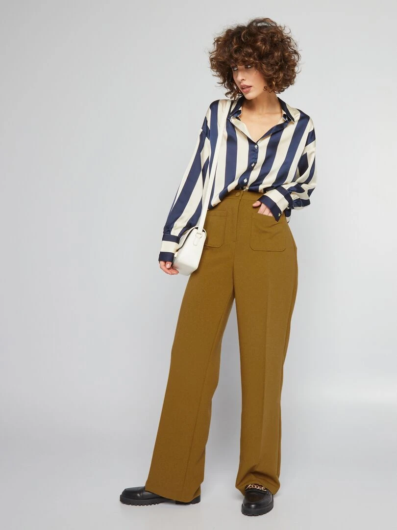 Pantalon droit avec 2 poches plaquées Kaki