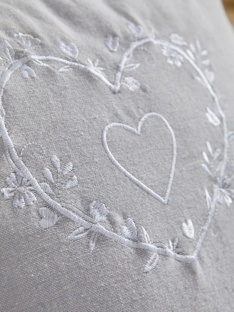 Coussin déhoussable avec broderie 'CHARME' 'TODAY'   Beige