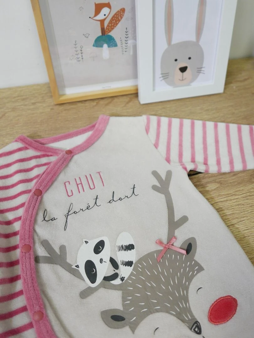 Dors Bien 'gdb3 La Forêt Dort' 'doo&bo'   Rose foncé