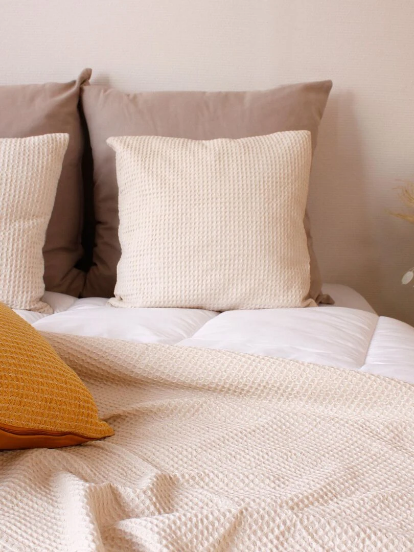 Coussin en coton recyclé gaufré   Ecru