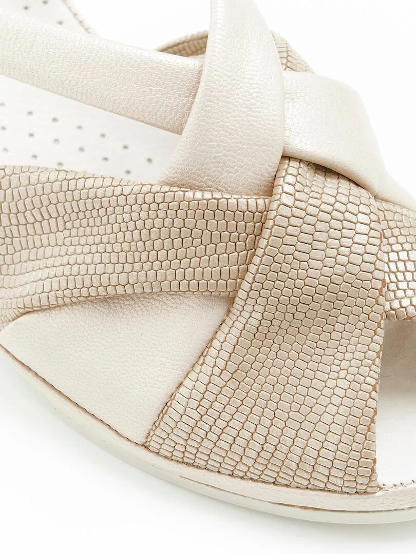 Sandales dessus cuir  modèle large   Damart   Blanc nacré