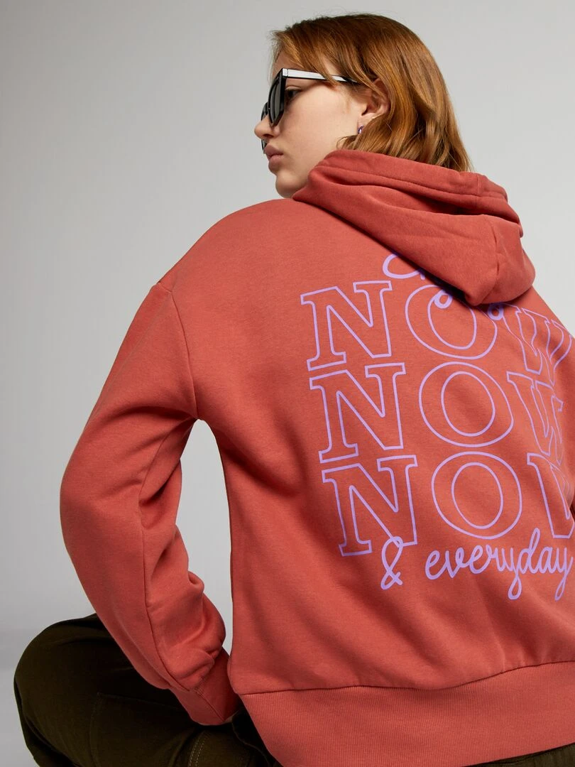 Sweat à capuche à motifs rouge