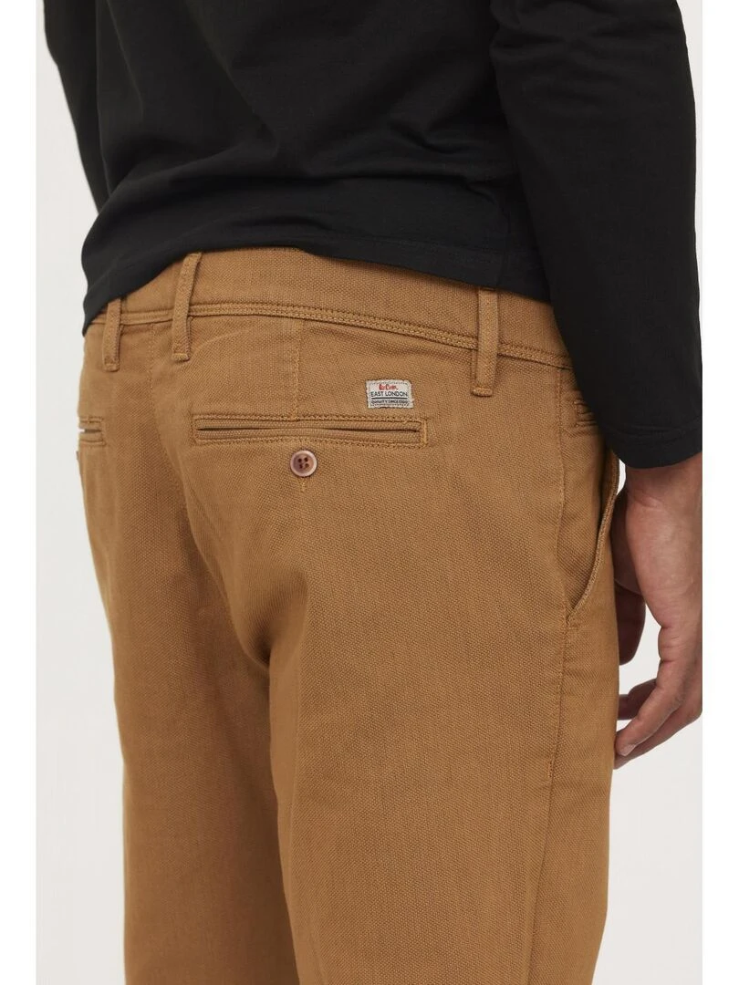 Lee Cooper   Pantalon coton chino straight GALANT   Camel
