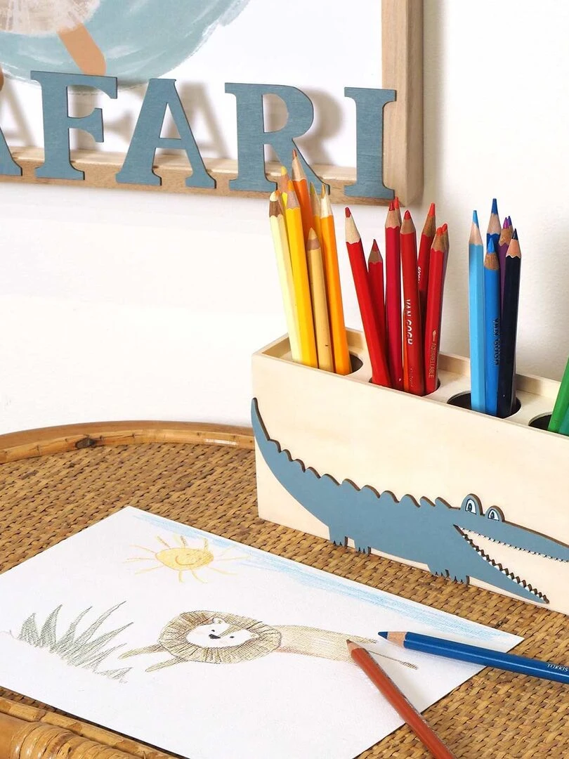 Pot à crayon crocodile en bois   N/A