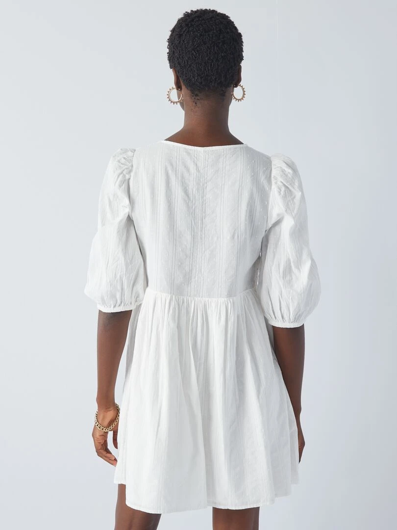 Robe courte à broderies anglaises   Blanc