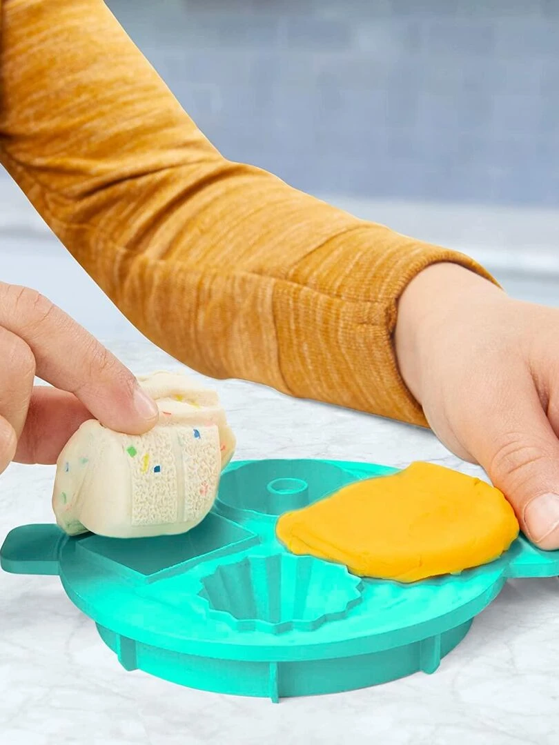 Play Doh Robot pâtissier   N/A