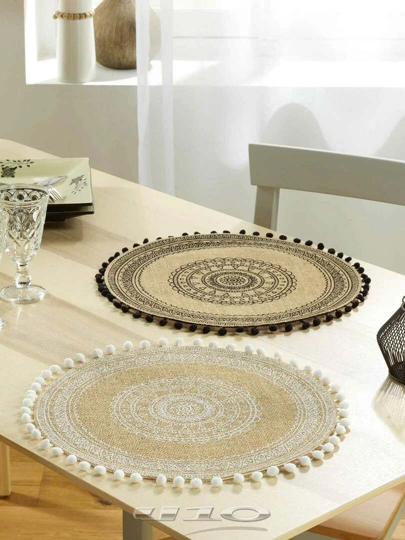Set de table rond en jute avec pompons   Blanc
