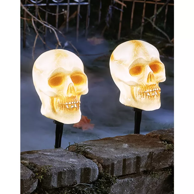 7.5 Inch LED Strobing Skull Head Lawnstakes