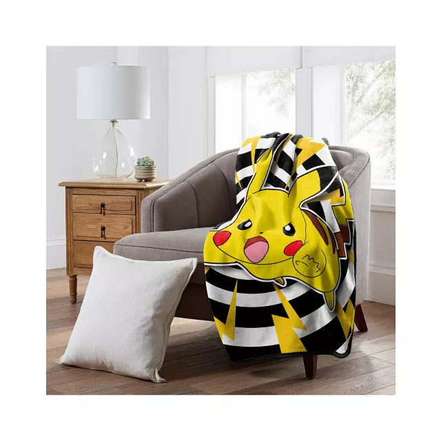 Pikachu Lightning Bolt Fleece Blanket - Pokémon