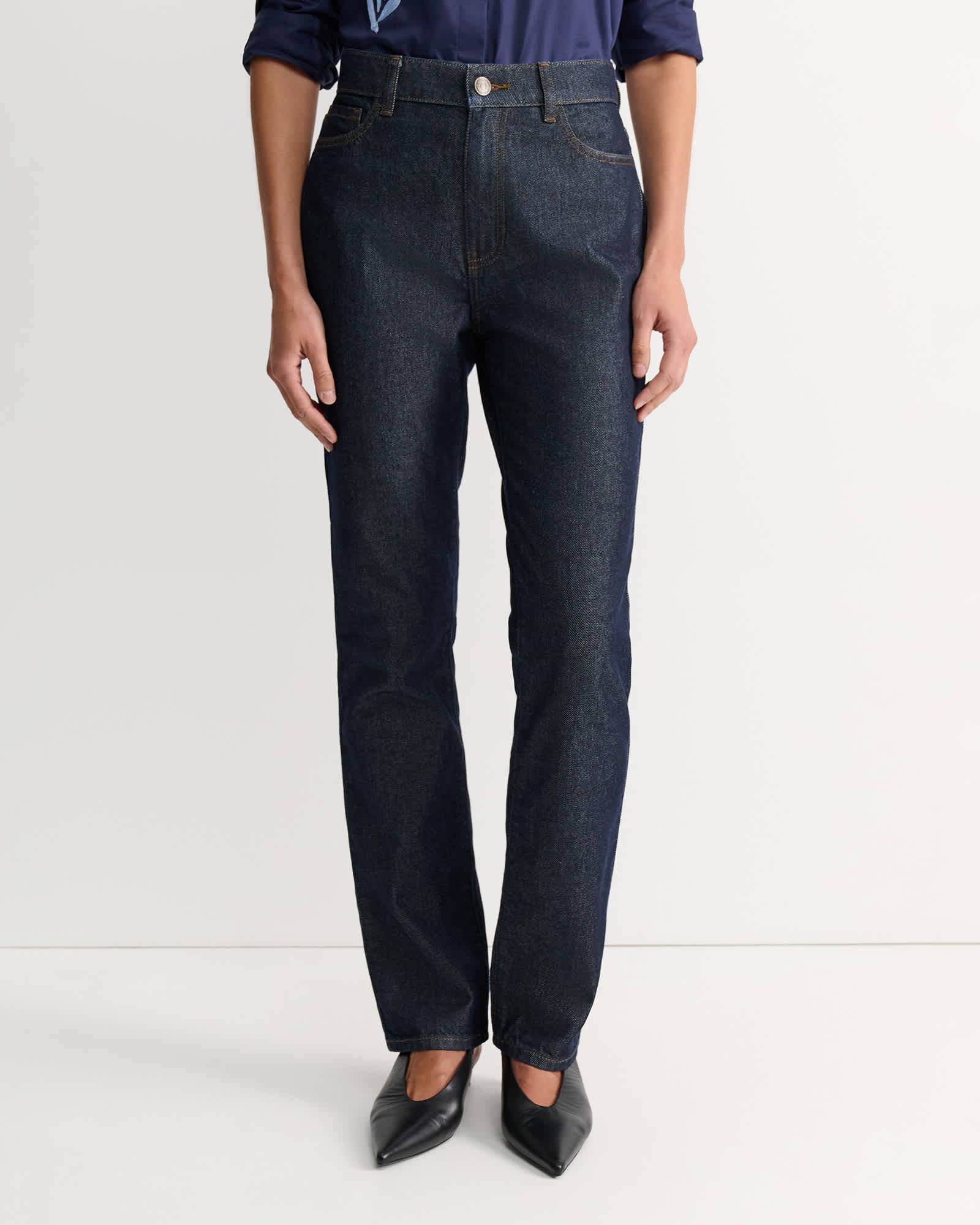 Victoria Straight Leg Jean