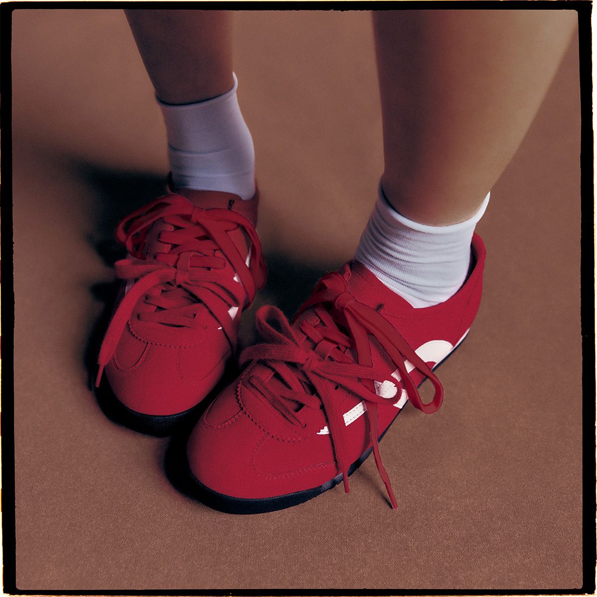 Beaa Red Women's Monochromatic Sneakers