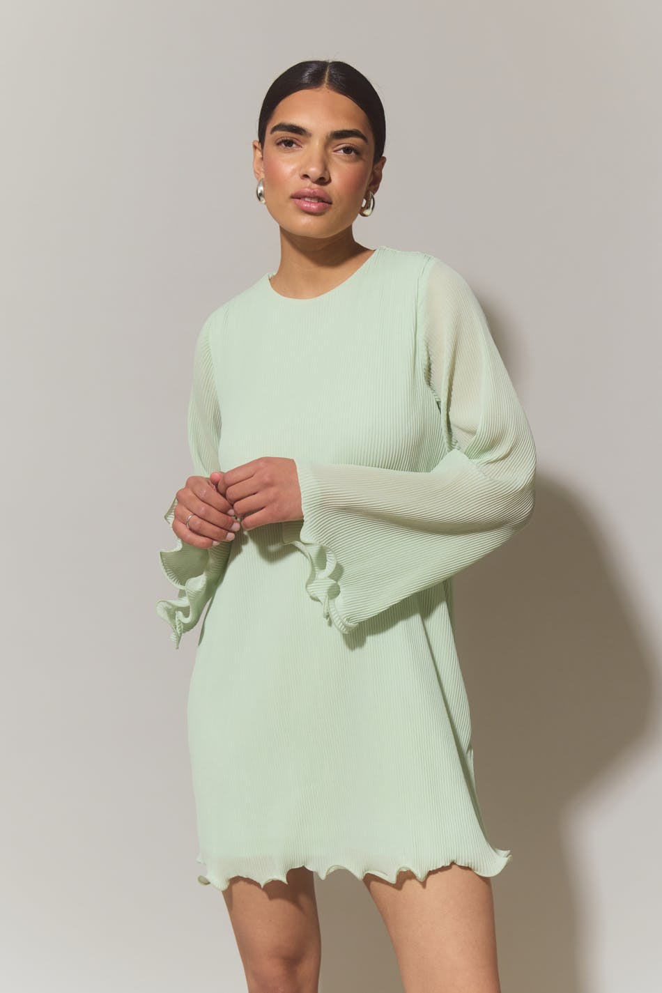 Pleated Wave Edge Mini Dress