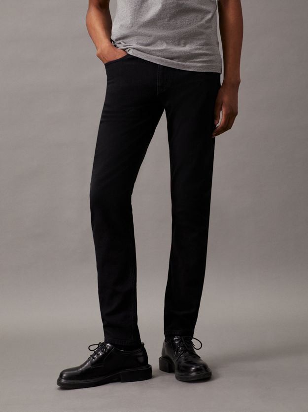 Slim Tapered Jeans