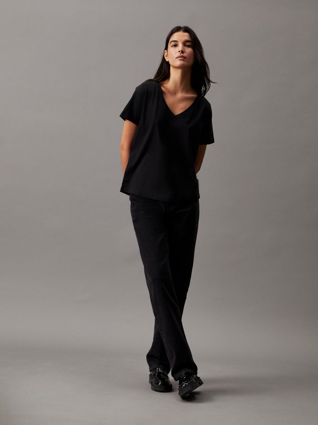 V-neck T-shirt