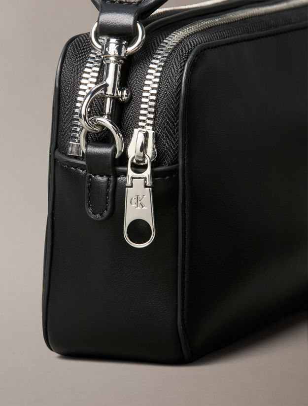 Convertible 2-Strap Crossbody Camera Bag