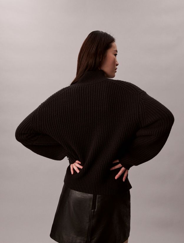 Ribbed Chunky Relaxed Turtleneck Sweater