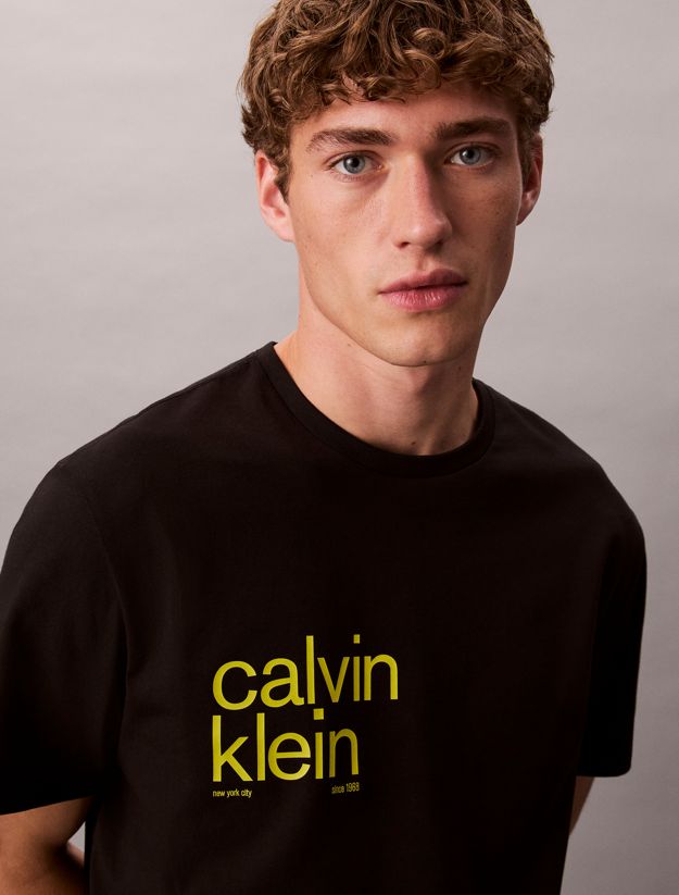 Circle Graphic Relaxed T-Shirt