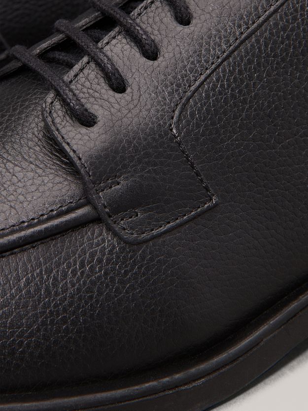 Leather Apron Toe Lace-Up Shoes