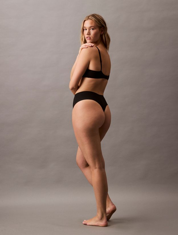 Sculpted Shapewear Thong - Stay Put Mesh