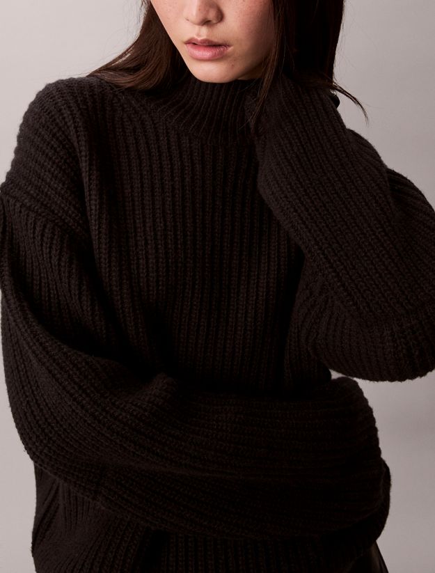 Ribbed Chunky Relaxed Turtleneck Sweater