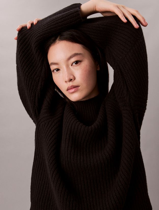Ribbed Chunky Relaxed Turtleneck Sweater