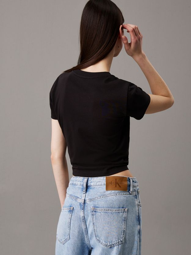 Slim Cropped Badge T-shirt