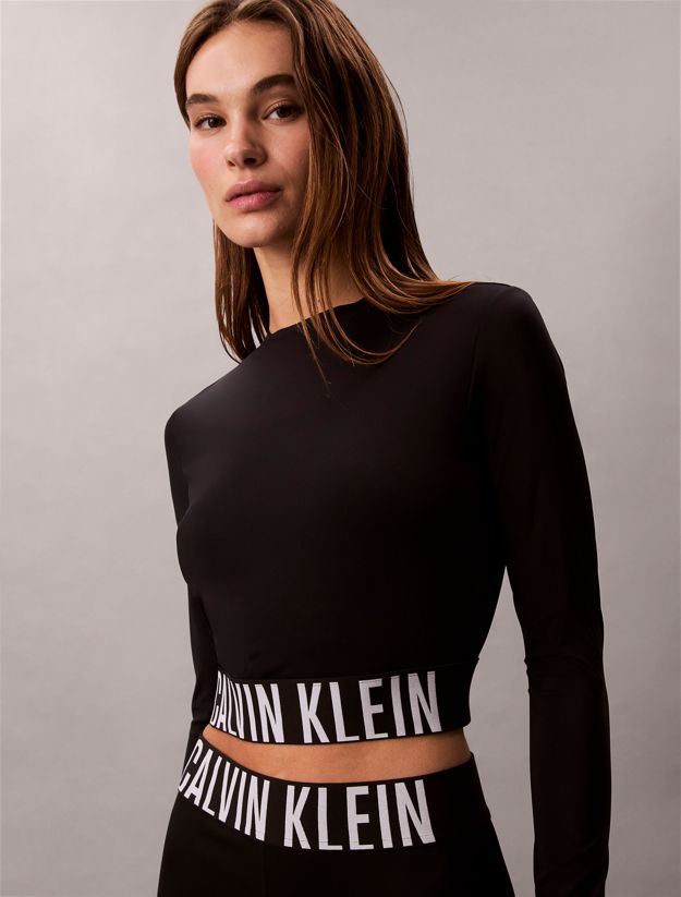Cropped Open-Back Long Sleeve Gym T-shirt