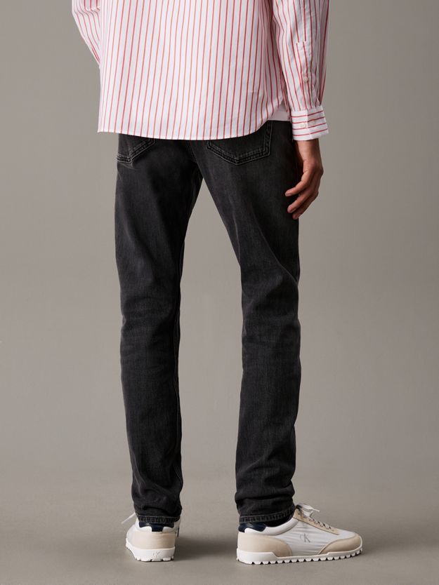 Slim Tapered Jeans