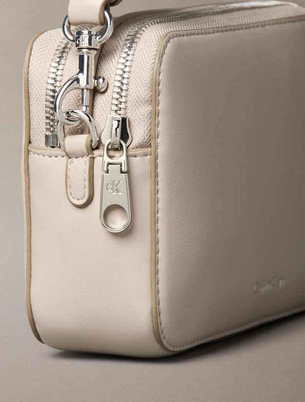 Convertible 2-Strap Crossbody Camera Bag