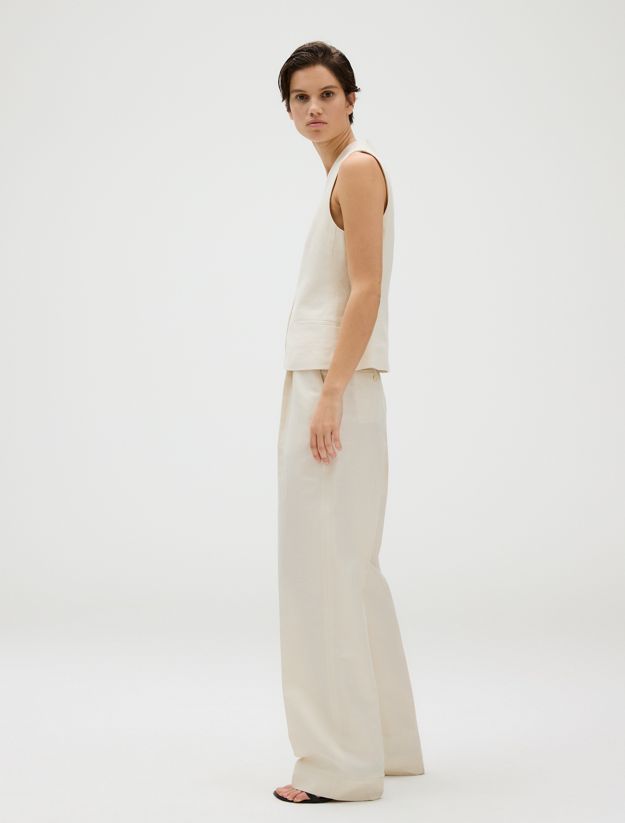 Relaxed Linen Pleated Trousers