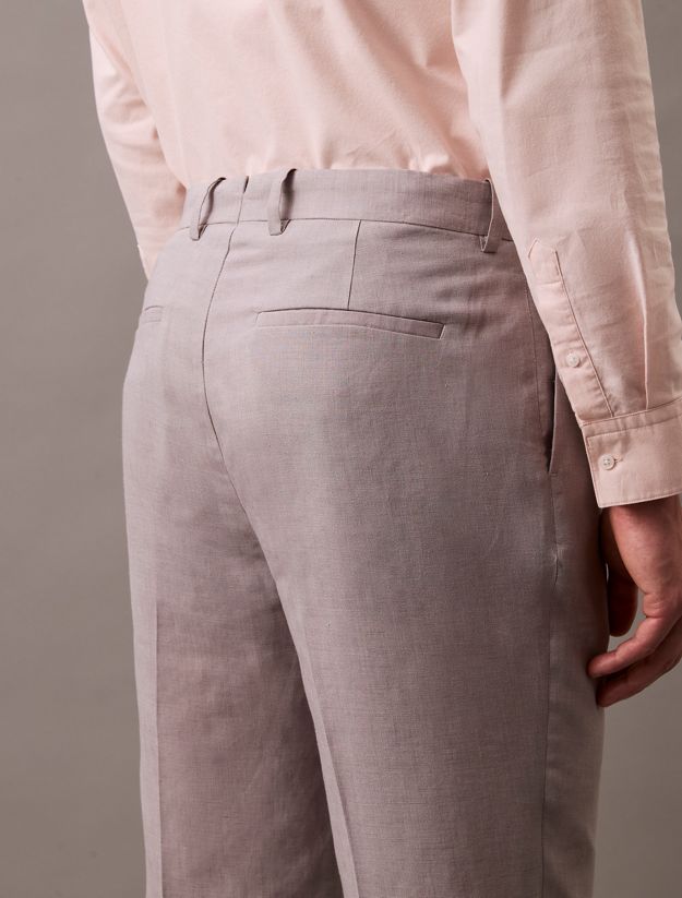 Relaxed Linen Pleated Trousers