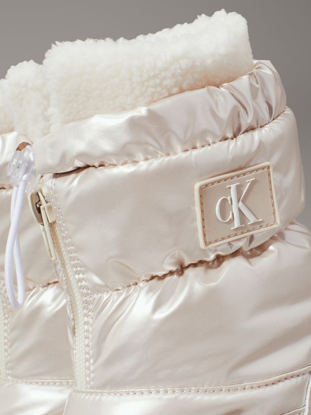 Pearlised Teddy Snowboots