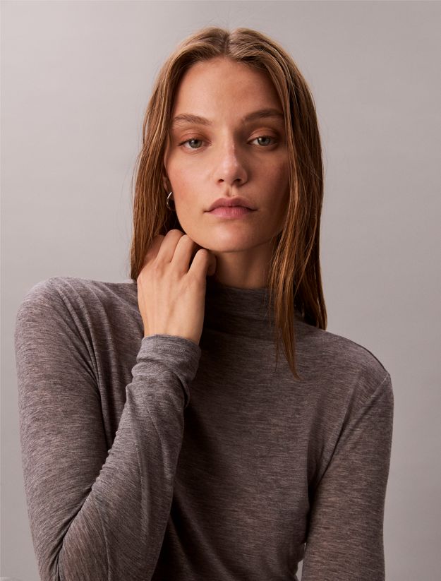 Slim Mock Neck Top