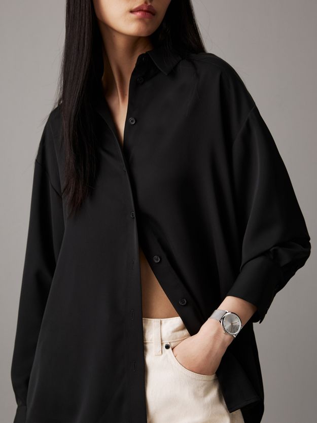 Minimalistic Dial Mesh Bracelet Watch