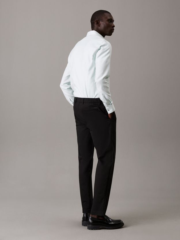 Slim Structured Non-Iron Dress Shirt
