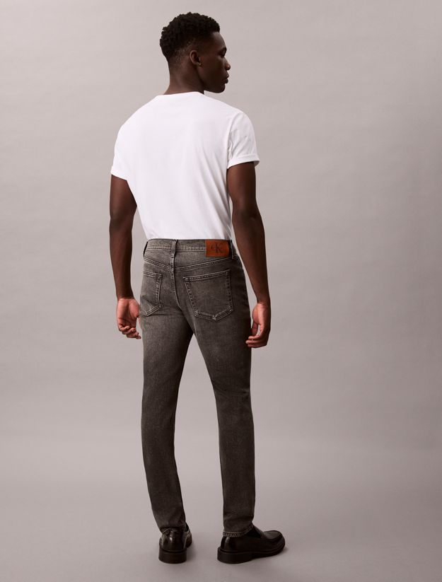 Slim Tapered Jeans