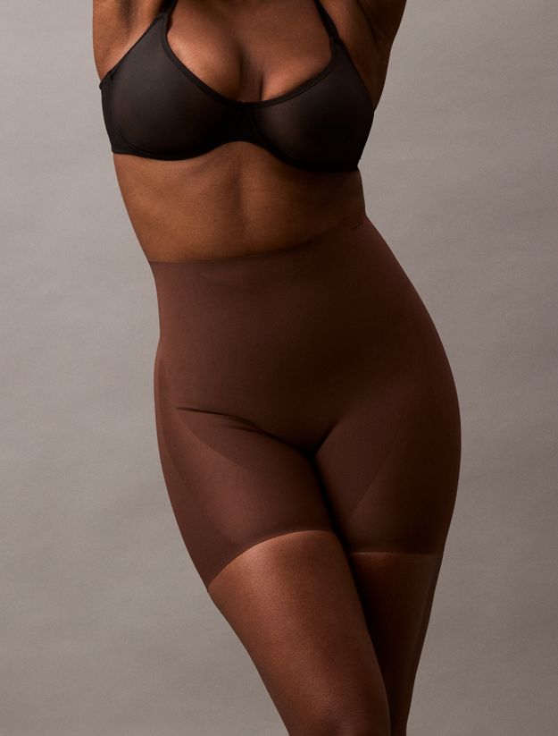 Sculpted Shapewear Shorts - Stay Put Mesh