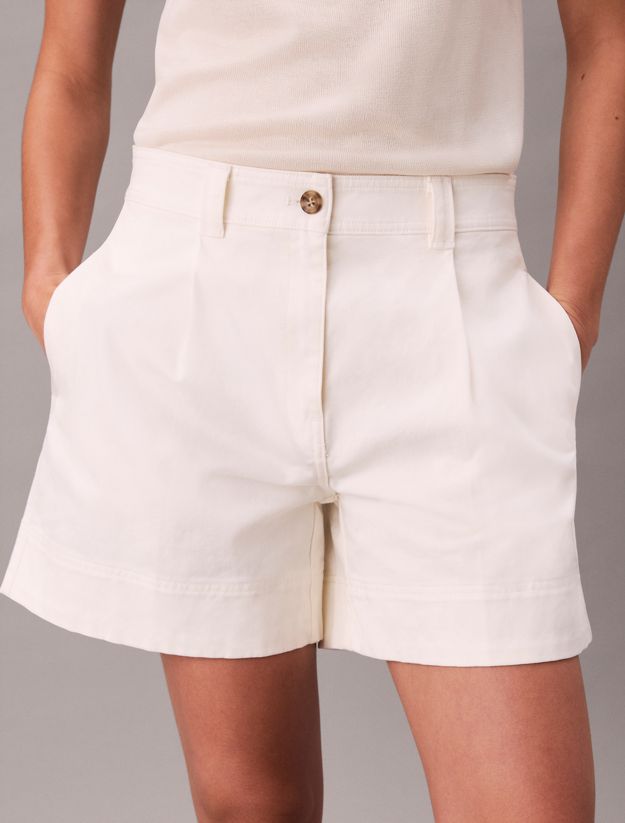 Pleated Bermuda Shorts