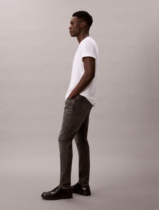 Slim Tapered Jeans