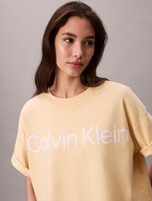 Logo Graphic Boxy Cropped T-Shirt