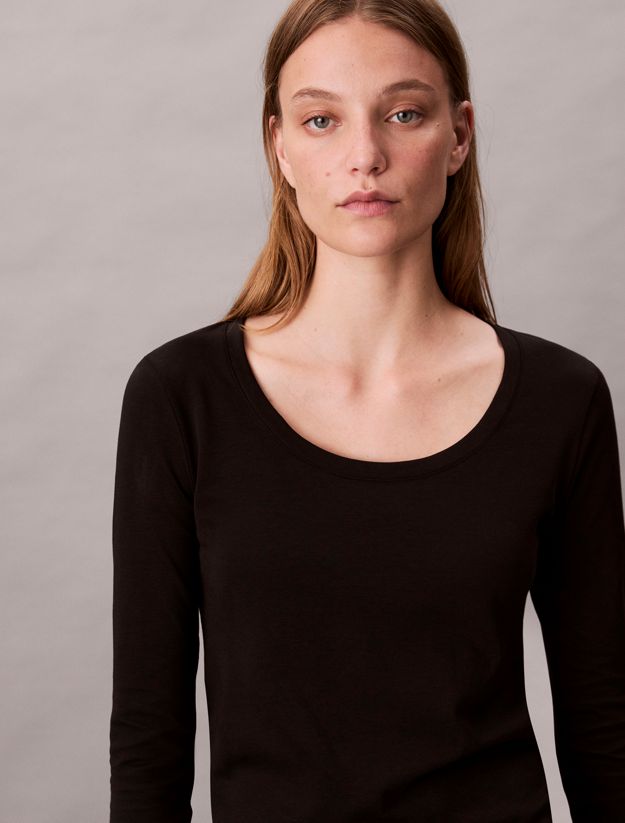 Scoop Neck Top